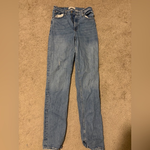 Abercrombie & Fitch Curve Love Ultra High Rise 90s Straight Jean - Picture 2 of 6